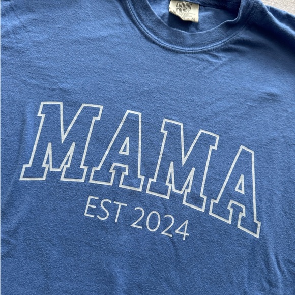 Comfort Colors 'MAMA EST 2024' T-Shirt - Picture 2 of 4